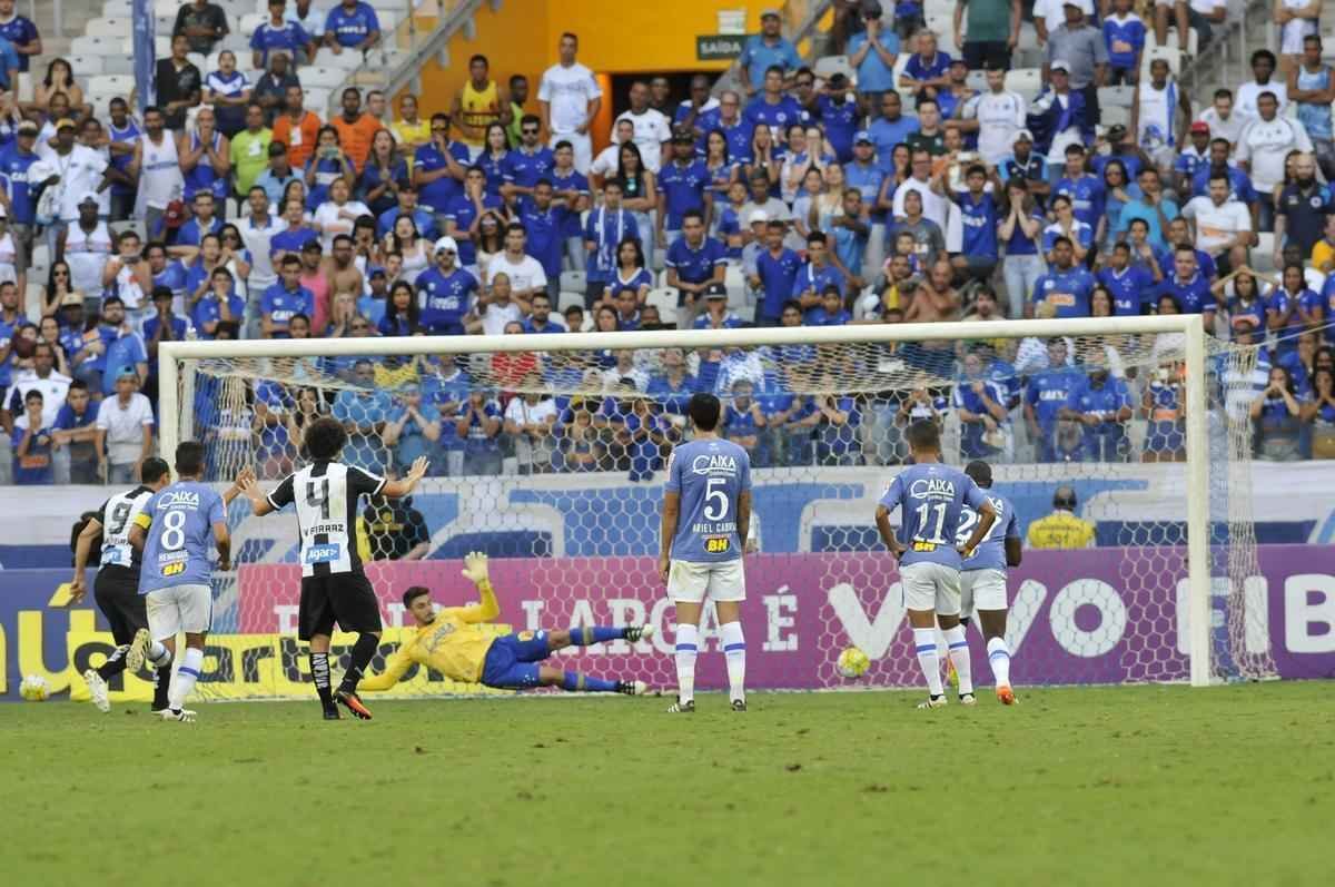 Confira imagens da partida entre Cruzeiro x Santos, no Mineiro