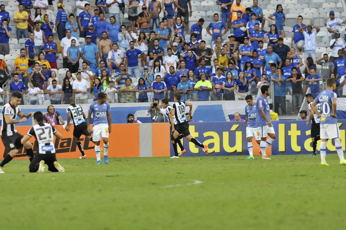 Confira imagens da partida entre Cruzeiro x Santos, no Mineiro