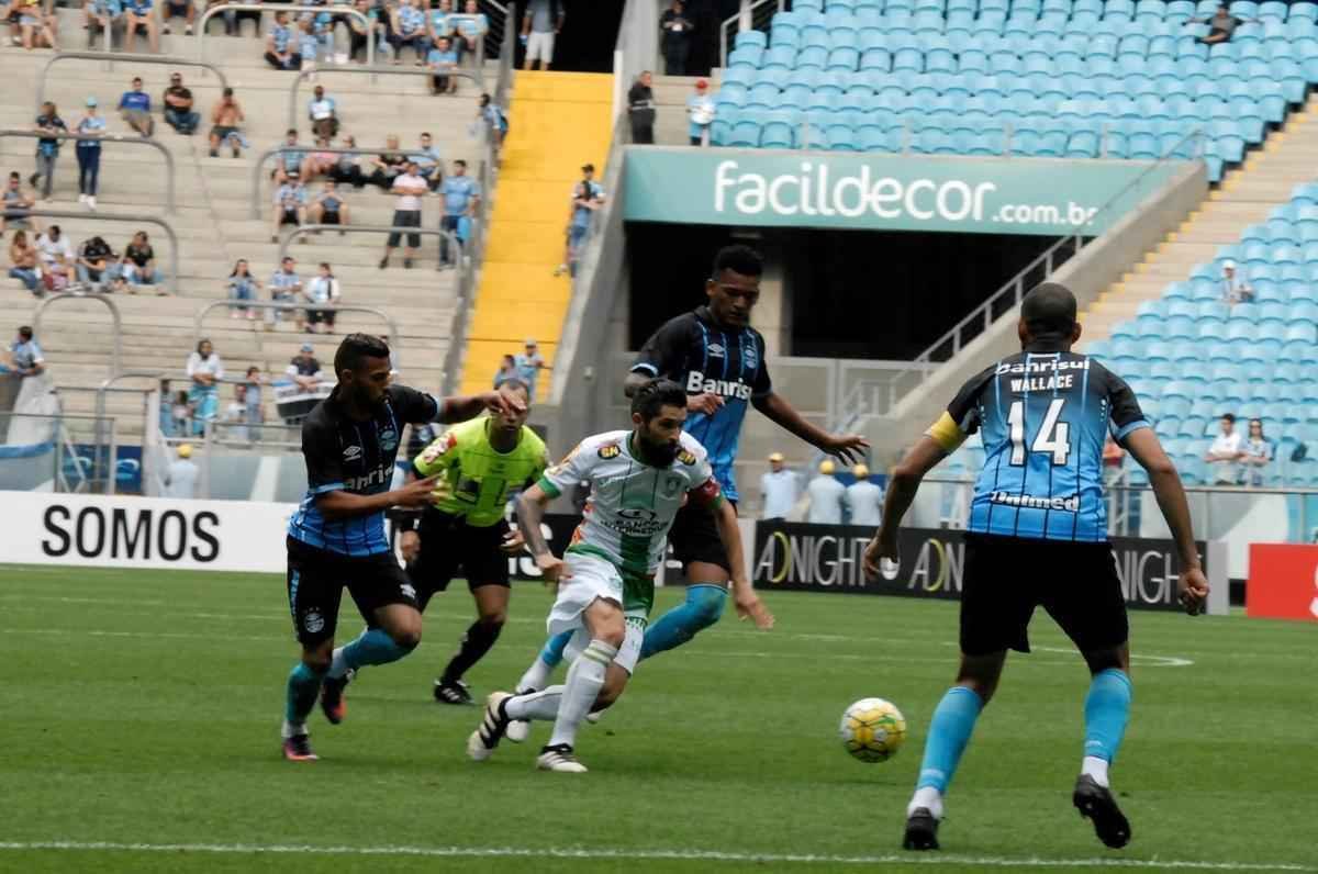 Amrica visitou o Grmio, no Rio Grande do Sul, e saiu derrotado por 3 a 0