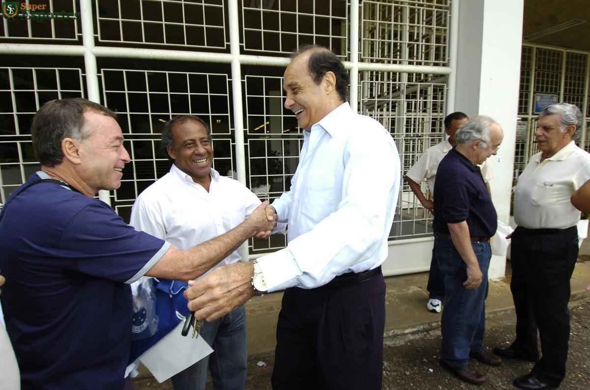 Em 2006, no aniversrio de 40 anos do ttulo da Taa Brasil de 1966, reportagem do Estado de Minas e do Superesportes reuniu no Mineiro alguns dos craques do Cruzeiro: Z Carlos, William, Procpio, Neco, Natal, Dirceu Lopes, Evaldo e Tosto.
