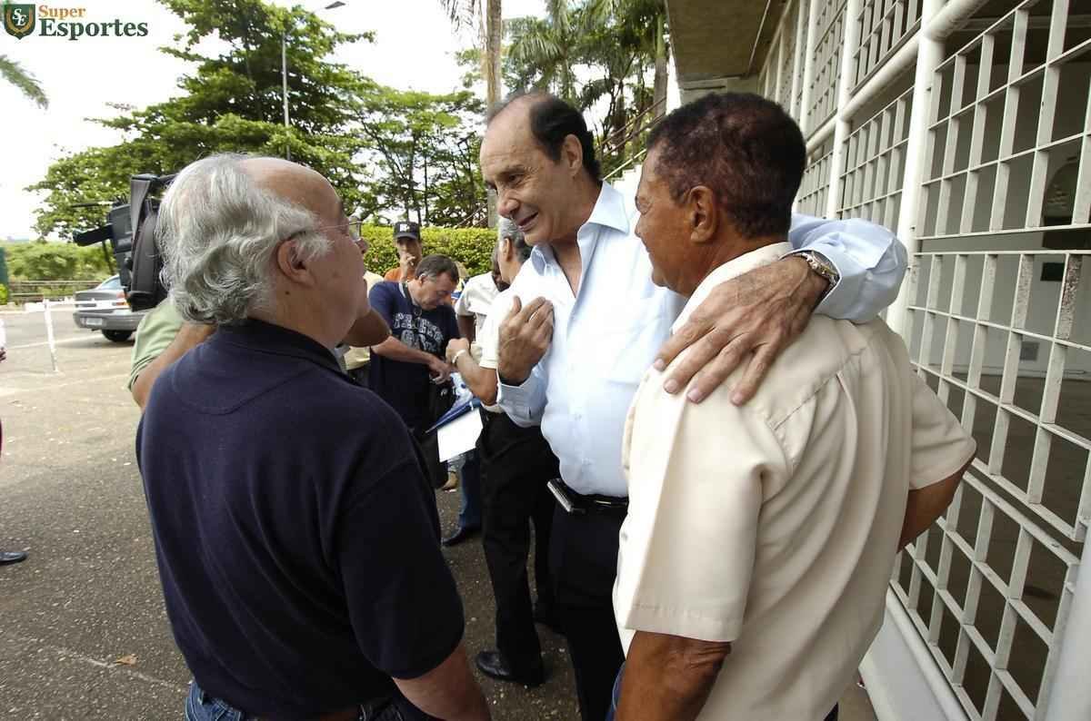 Em 2006, no aniversrio de 40 anos do ttulo da Taa Brasil de 1966, reportagem do Estado de Minas e do Superesportes reuniu no Mineiro alguns dos craques do Cruzeiro: Z Carlos, William, Procpio, Neco, Natal, Dirceu Lopes, Evaldo e Tosto.
