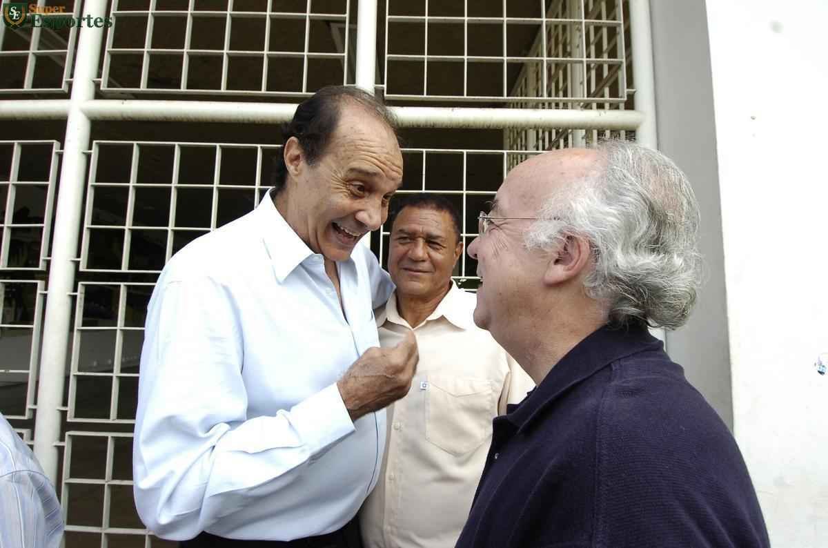 Em 2006, no aniversrio de 40 anos do ttulo da Taa Brasil de 1966, reportagem do Estado de Minas e do Superesportes reuniu no Mineiro alguns dos craques do Cruzeiro: Z Carlos, William, Procpio, Neco, Natal, Dirceu Lopes, Evaldo e Tosto.
