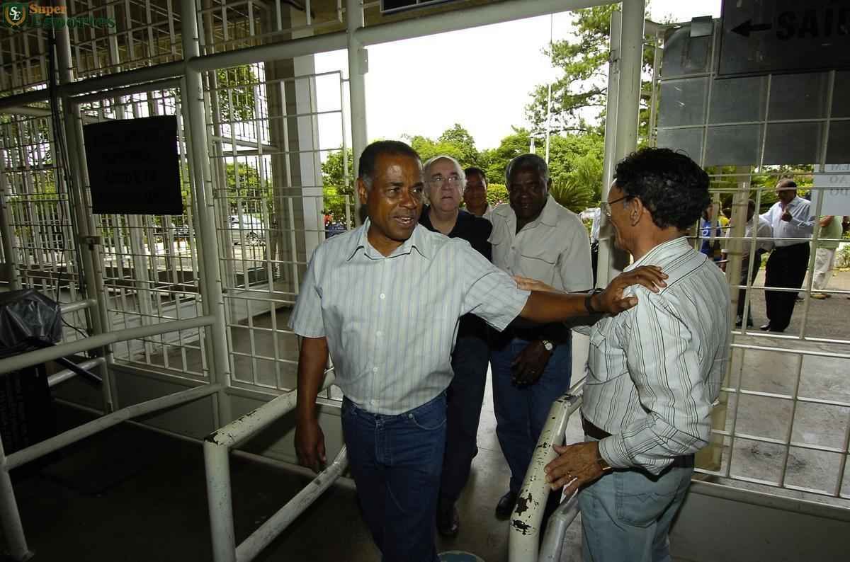 Em 2006, no aniversrio de 40 anos do ttulo da Taa Brasil de 1966, reportagem do Estado de Minas e do Superesportes reuniu no Mineiro alguns dos craques do Cruzeiro: Z Carlos, William, Procpio, Neco, Natal, Dirceu Lopes, Evaldo e Tosto.
