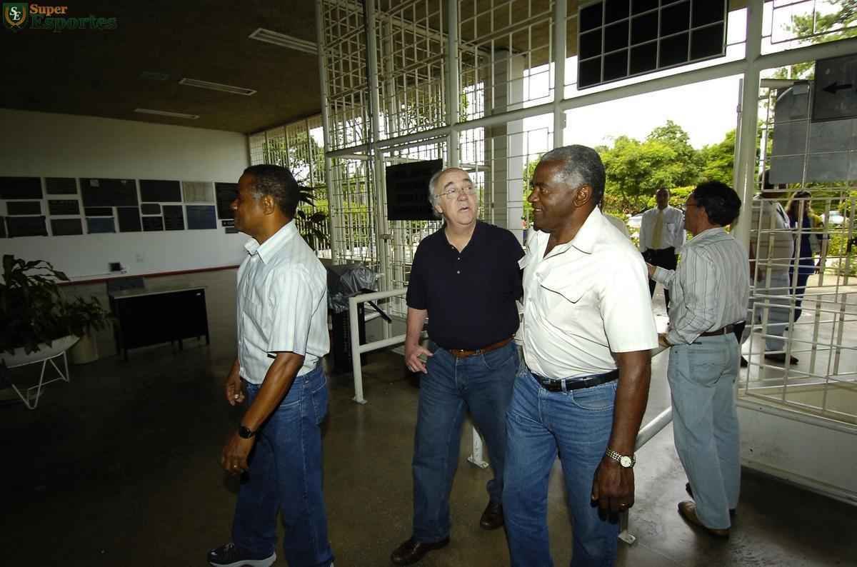 Em 2006, no aniversrio de 40 anos do ttulo da Taa Brasil de 1966, reportagem do Estado de Minas e do Superesportes reuniu no Mineiro alguns dos craques do Cruzeiro: Z Carlos, William, Procpio, Neco, Natal, Dirceu Lopes, Evaldo e Tosto.
