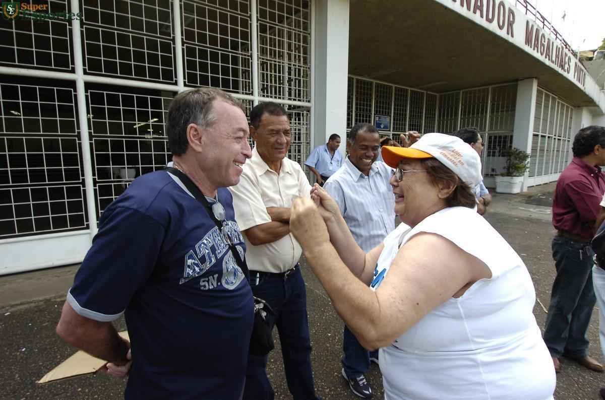 Em 2006, no aniversrio de 40 anos do ttulo da Taa Brasil de 1966, reportagem do Estado de Minas e do Superesportes reuniu no Mineiro alguns dos craques do Cruzeiro: Z Carlos, William, Procpio, Neco, Natal, Dirceu Lopes, Evaldo e Tosto.

