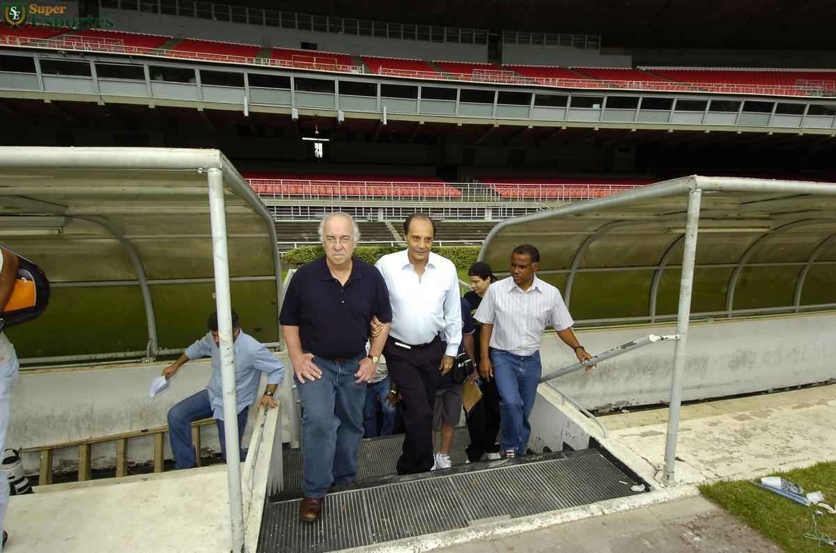 Em 2006, no aniversrio de 40 anos do ttulo da Taa Brasil de 1966, reportagem do Estado de Minas e do Superesportes reuniu no Mineiro alguns dos craques do Cruzeiro: Z Carlos, William, Procpio, Neco, Natal, Dirceu Lopes, Evaldo e Tosto.
