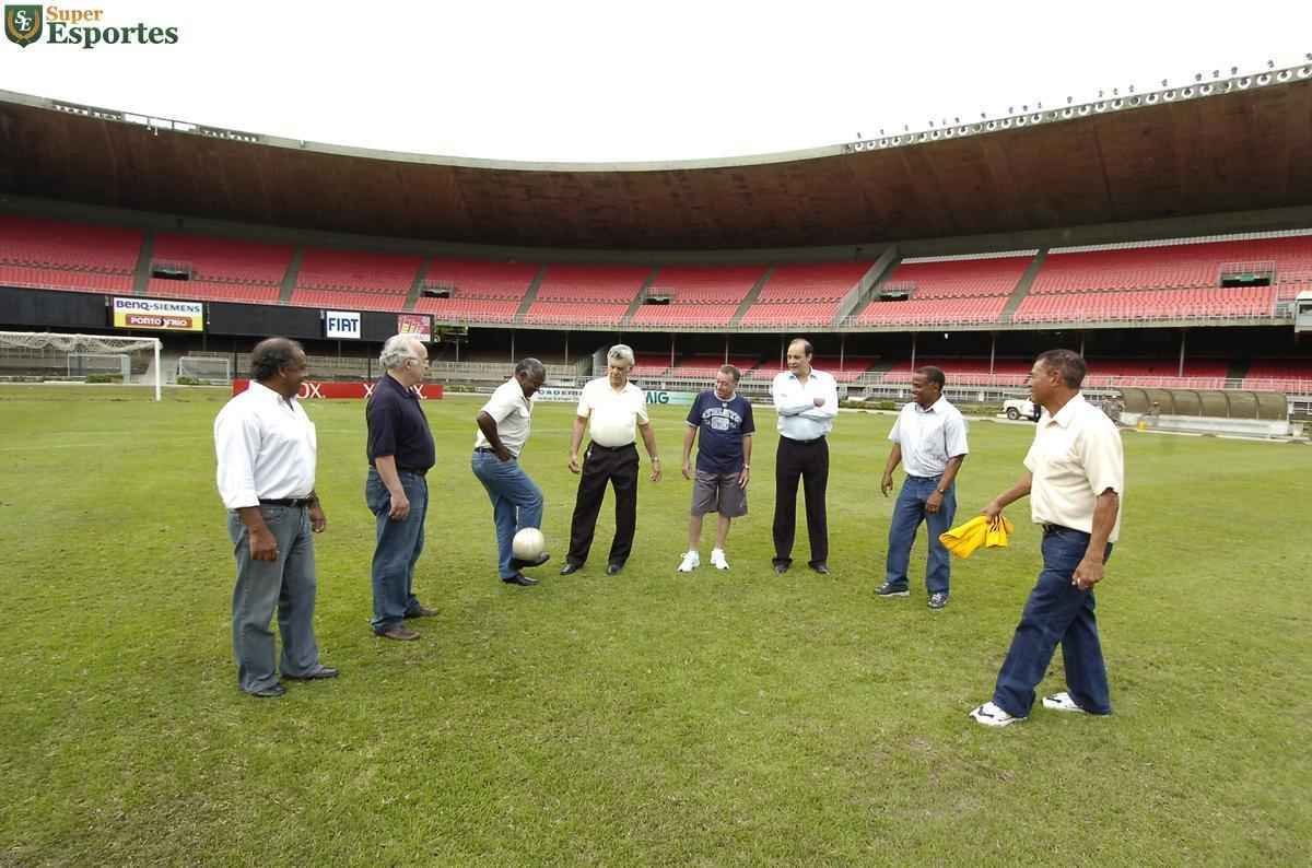 Em 2006, no aniversrio de 40 anos do ttulo da Taa Brasil de 1966, reportagem do Estado de Minas e do Superesportes reuniu no Mineiro alguns dos craques do Cruzeiro: Z Carlos, William, Procpio, Neco, Natal, Dirceu Lopes, Evaldo e Tosto.
