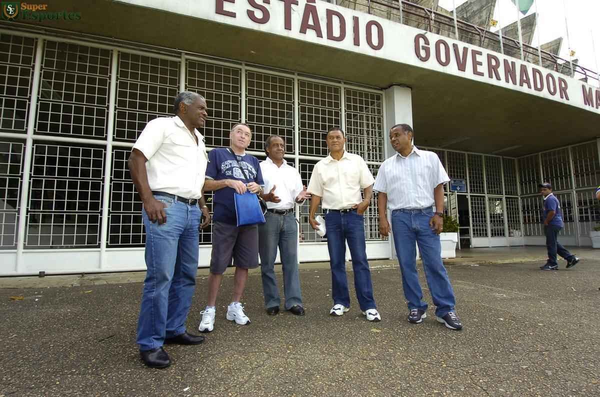 Em 2006, no aniversrio de 40 anos do ttulo da Taa Brasil de 1966, reportagem do Estado de Minas e do Superesportes reuniu no Mineiro alguns dos craques do Cruzeiro: Z Carlos, William, Procpio, Neco, Natal, Dirceu Lopes, Evaldo e Tosto.
