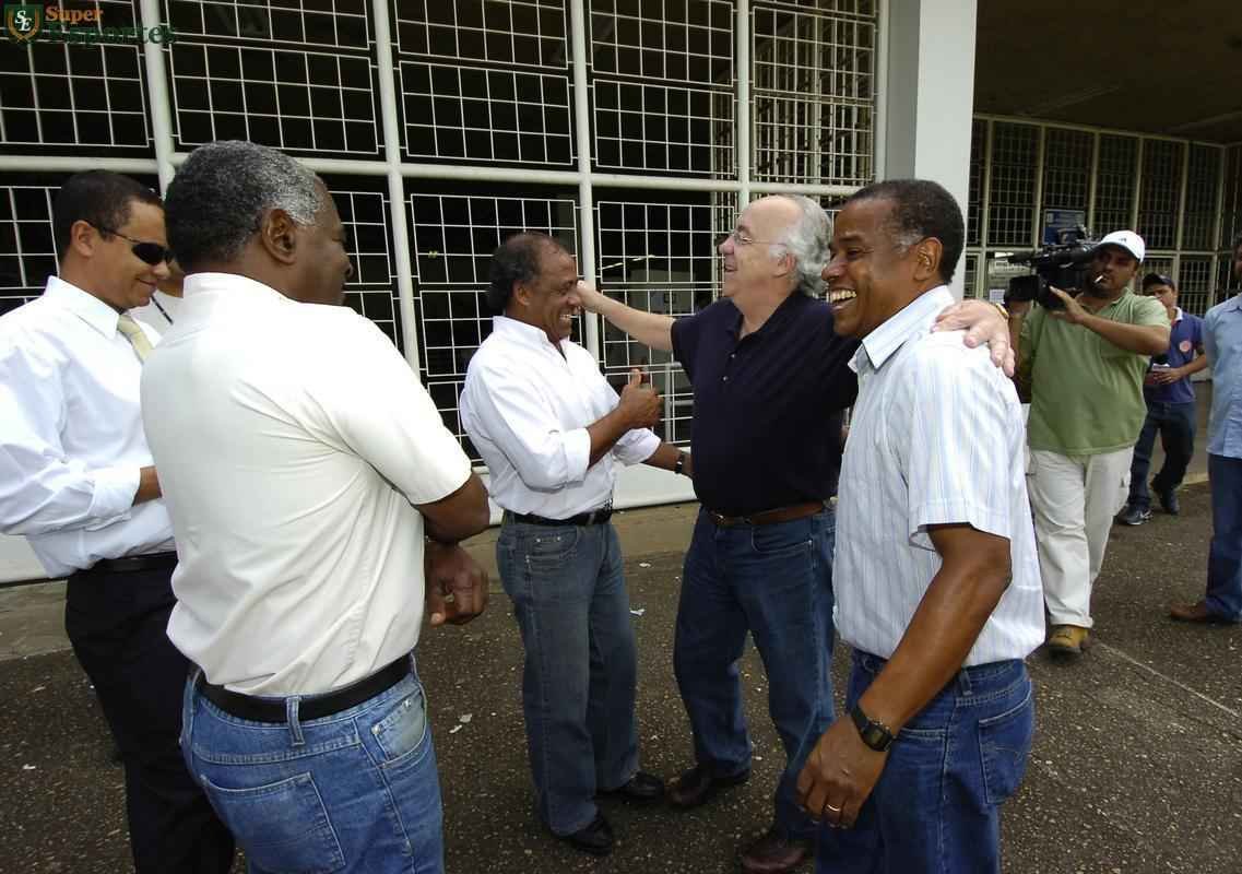 Em 2006, no aniversrio de 40 anos do ttulo da Taa Brasil de 1966, reportagem do Estado de Minas e do Superesportes reuniu no Mineiro alguns dos craques do Cruzeiro: Z Carlos, William, Procpio, Neco, Natal, Dirceu Lopes, Evaldo e Tosto.
