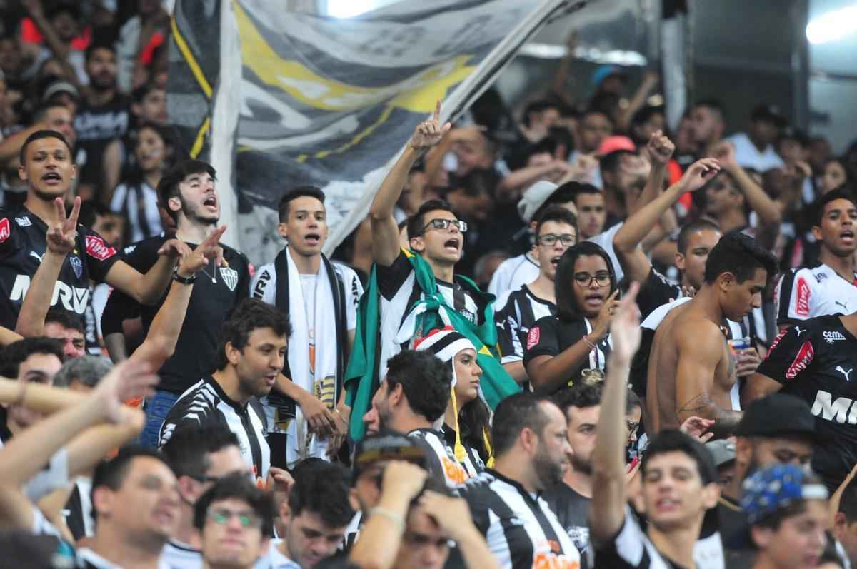 Imagens das torcidas de Atltico e Grmio, no Mineiro, pela deciso da Copa do Brasil