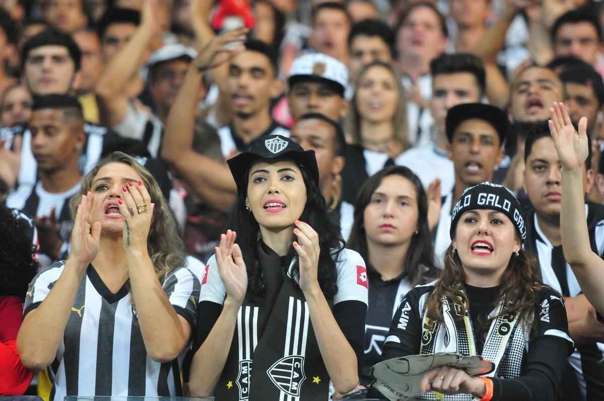 Imagens das torcidas de Atltico e Grmio, no Mineiro, pela deciso da Copa do Brasil