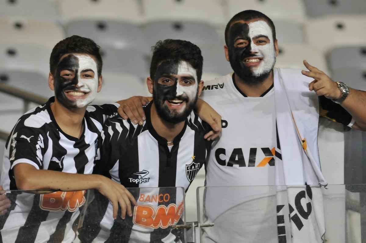 Imagens das torcidas de Atltico e Grmio, no Mineiro, pela deciso da Copa do Brasil