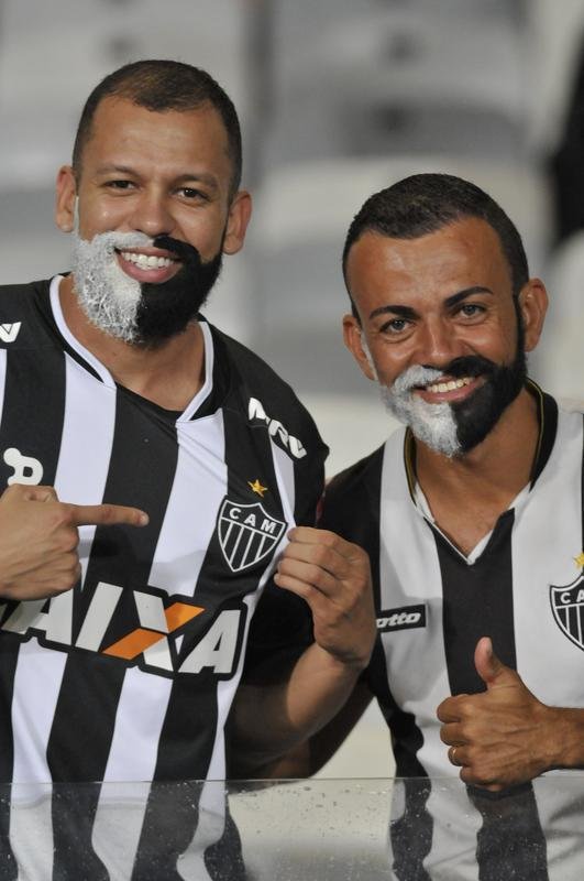 Imagens das torcidas de Atltico e Grmio, no Mineiro, pela deciso da Copa do Brasil