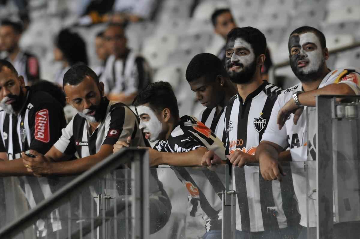 Imagens das torcidas de Atltico e Grmio, no Mineiro, pela deciso da Copa do Brasil