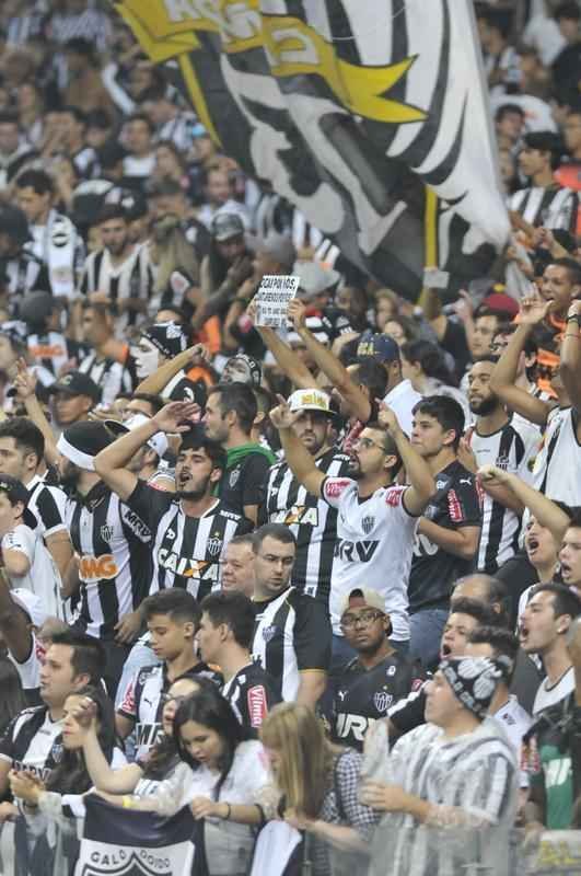 Imagens das torcidas de Atltico e Grmio, no Mineiro, pela deciso da Copa do Brasil