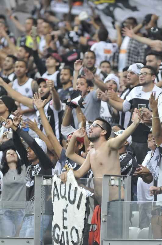 Imagens das torcidas de Atltico e Grmio, no Mineiro, pela deciso da Copa do Brasil