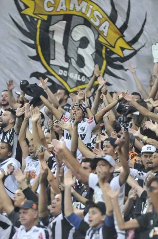 Imagens das torcidas de Atltico e Grmio, no Mineiro, pela deciso da Copa do Brasil
