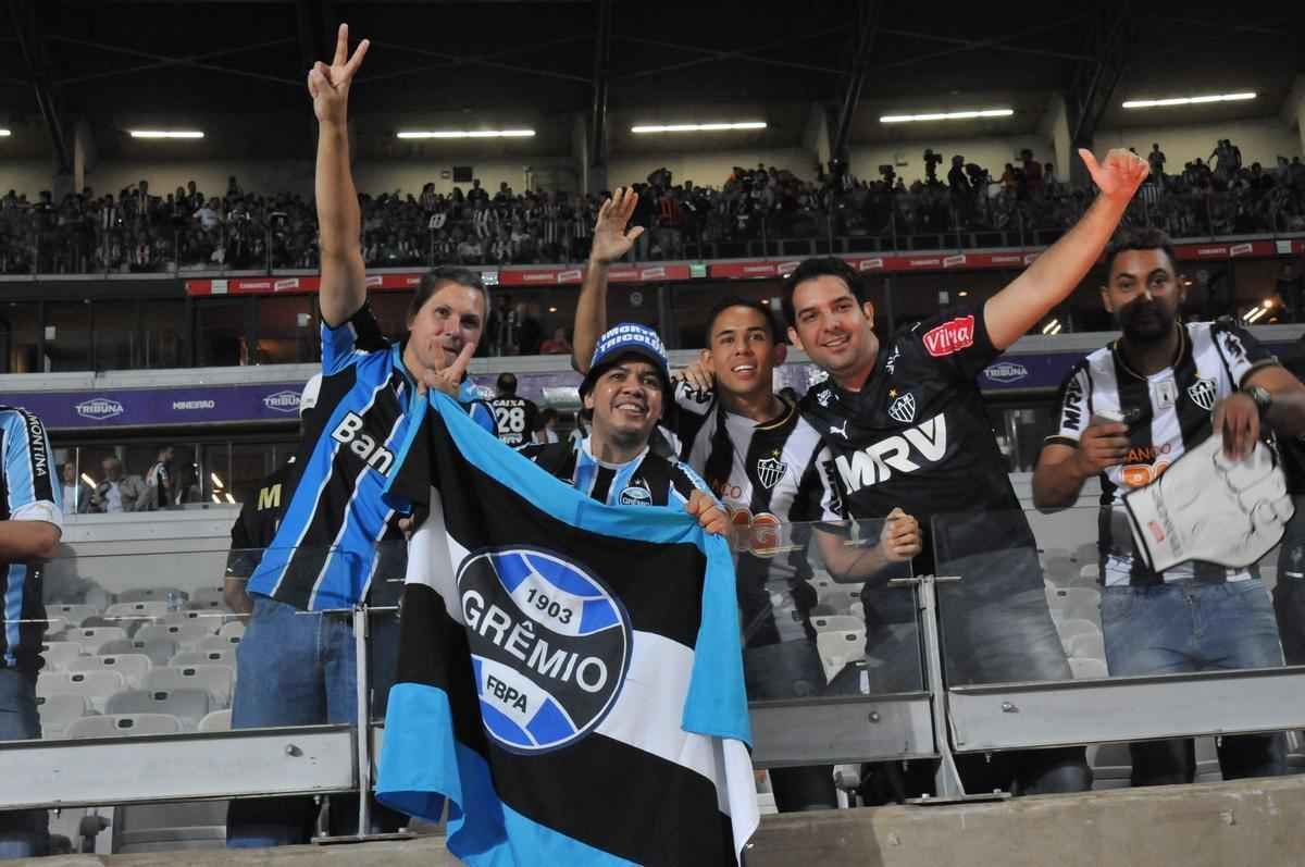 Imagens das torcidas de Atltico e Grmio, no Mineiro, pela deciso da Copa do Brasil