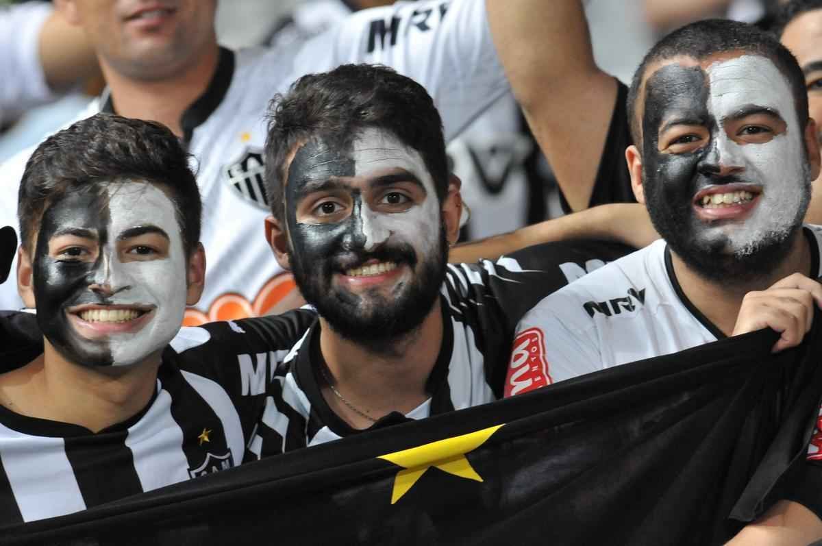 Imagens das torcidas de Atltico e Grmio, no Mineiro, pela deciso da Copa do Brasil