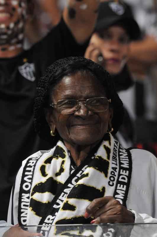 Imagens das torcidas de Atltico e Grmio, no Mineiro, pela deciso da Copa do Brasil