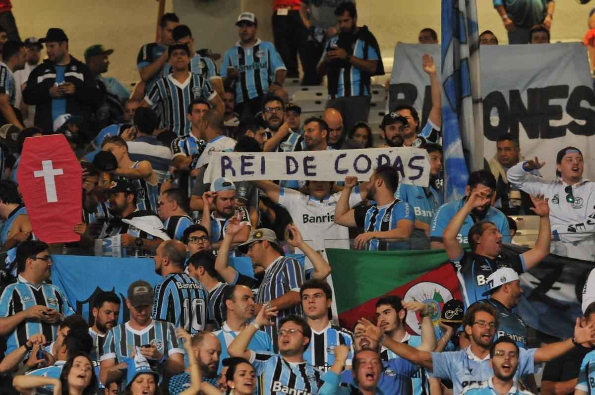 Imagens das torcidas de Atltico e Grmio, no Mineiro, pela deciso da Copa do Brasil