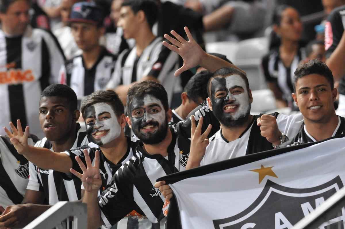 Imagens das torcidas de Atltico e Grmio, no Mineiro, pela deciso da Copa do Brasil