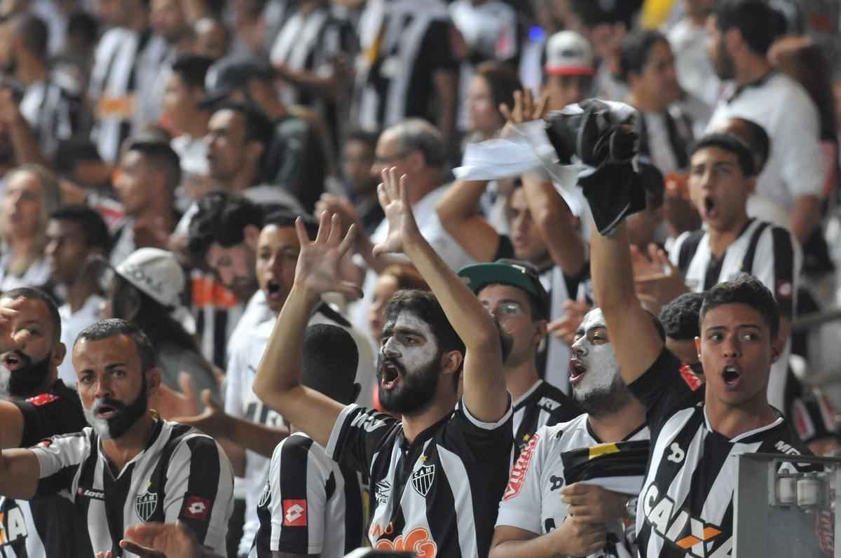 Imagens das torcidas de Atltico e Grmio, no Mineiro, pela deciso da Copa do Brasil