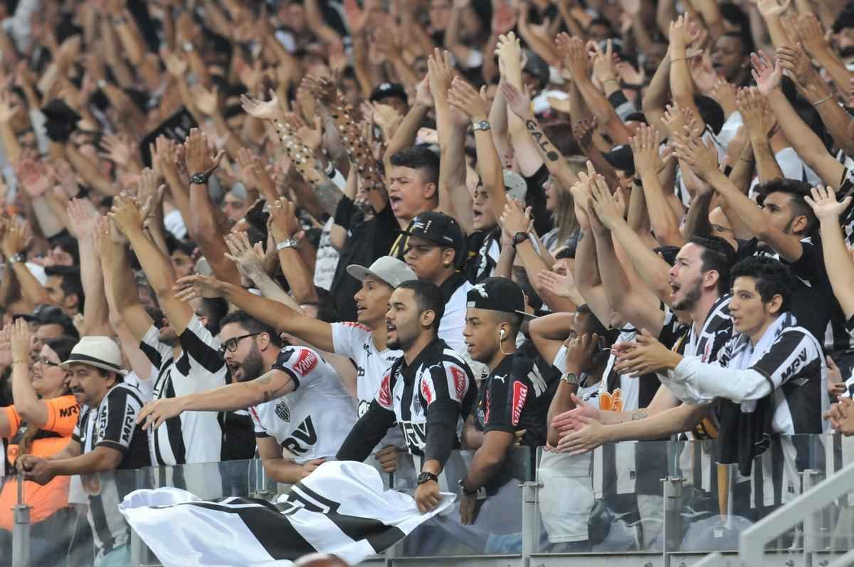 Imagens das torcidas de Atltico e Grmio, no Mineiro, pela deciso da Copa do Brasil