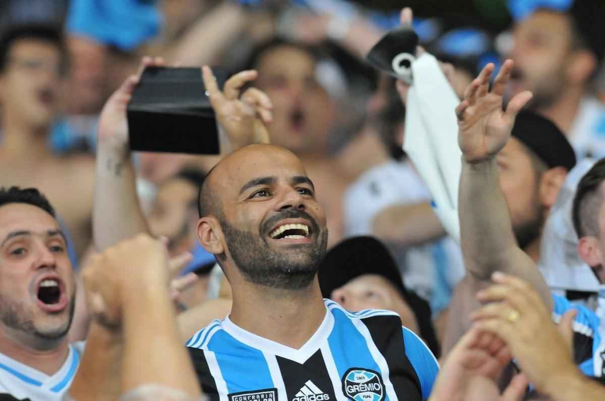 Pedro Rocha cala o Mineiro com primeiro gol do Grmio no jogo de ida da final da Copa do Brasil