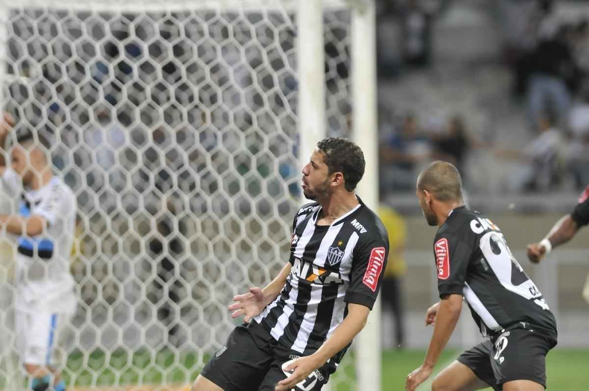 Gabriel marcou o gol de honra do Galo no Mineiro, no primeiro duelo da final, diminuindo para 2 a 1