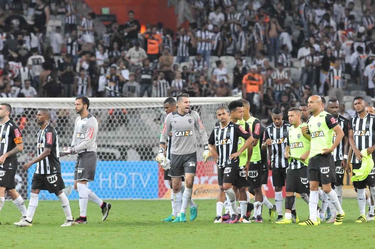 Everton marcou o terceiro gol do Grmio no Mineiro e fechou vitria por 3 a 1 na deciso da Copa do Brasil
