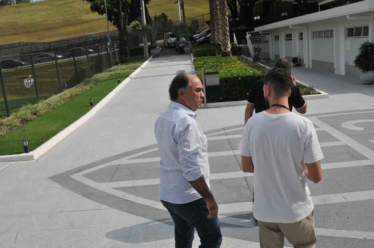 Tcnico Marcelo Oliveira deu entrevista de despedida na Cidade da Galo