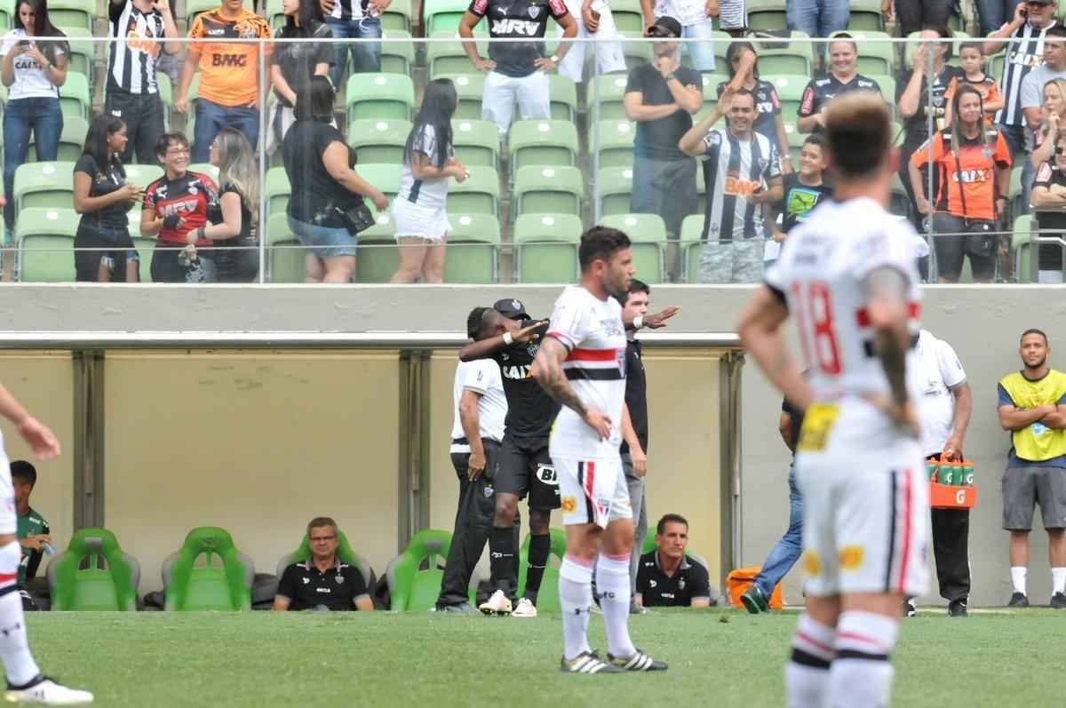 Galo saiu na frente, com Hyuri, mas levou virada do Tricolor. Maicon e Gilberto fizeram para o So Paulo