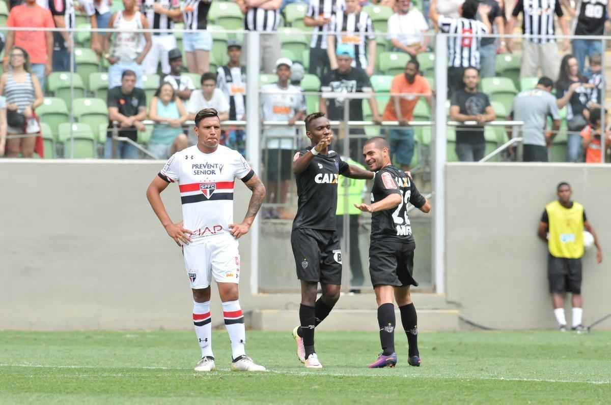 Galo saiu na frente, com Hyuri, mas levou virada do Tricolor. Maicon e Gilberto fizeram para o So Paulo
