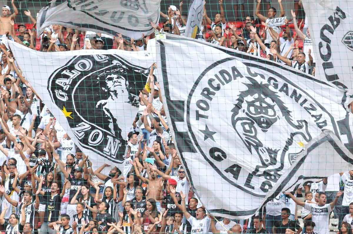 Galo saiu na frente, com Hyuri, mas levou virada do Tricolor. Maicon e Gilberto fizeram para o So Paulo