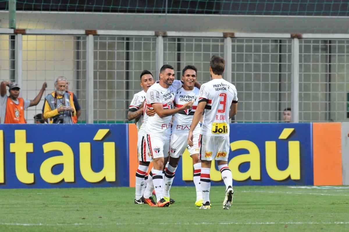 Gilberto marcou o gol da vitria de virada do So Paulo no Independncia