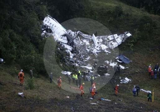 Imagens do local onde caiu o avião da Chapecoense, no município colombiano de La Unión