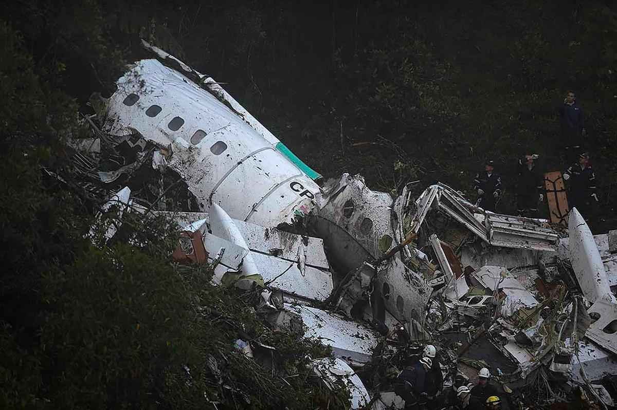 Imagens do local onde caiu o avio da Chapecoense, perto da La Unin, na Colmbia
