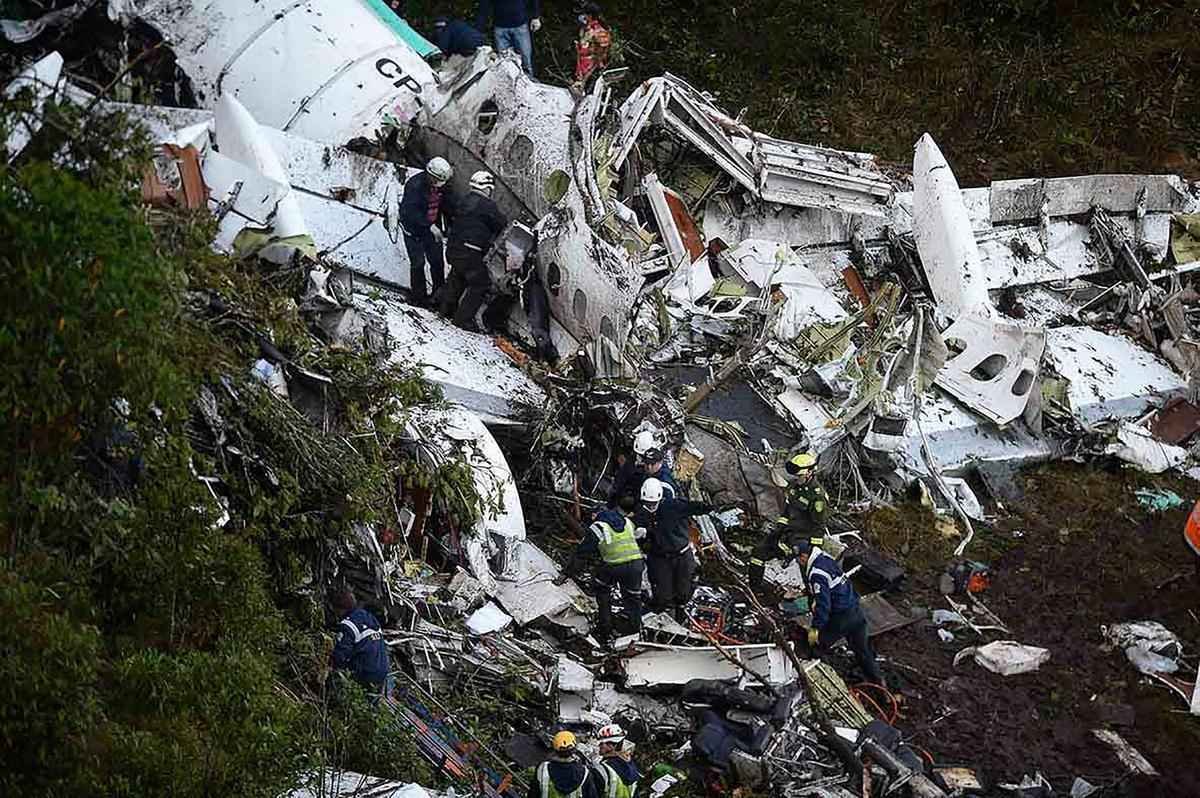 Imagens do local onde caiu o avio da Chapecoense, perto da La Unin, na Colmbia