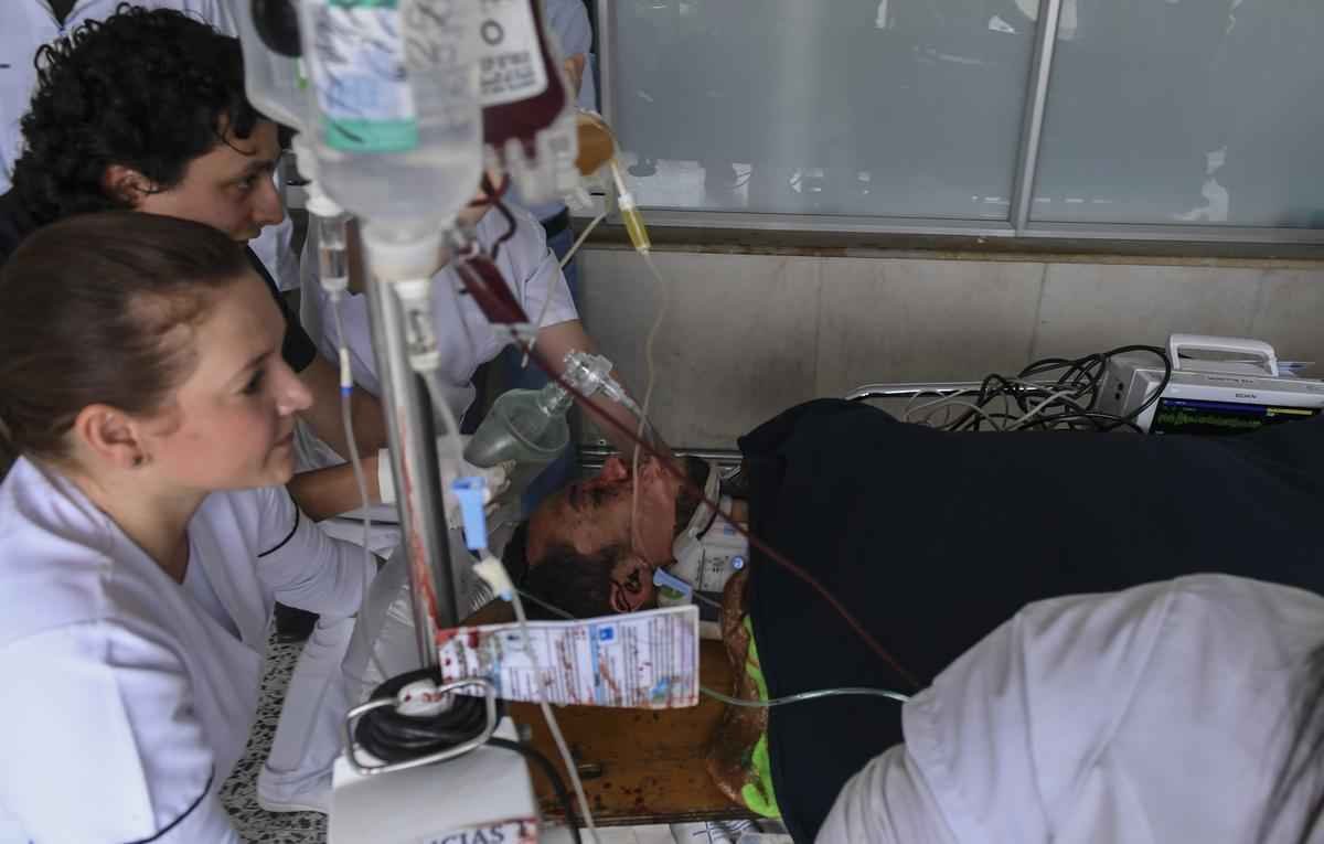 Resgate do zagueiro Neto, da Chapecoense, que est em estado grave em hospital de La Ceja