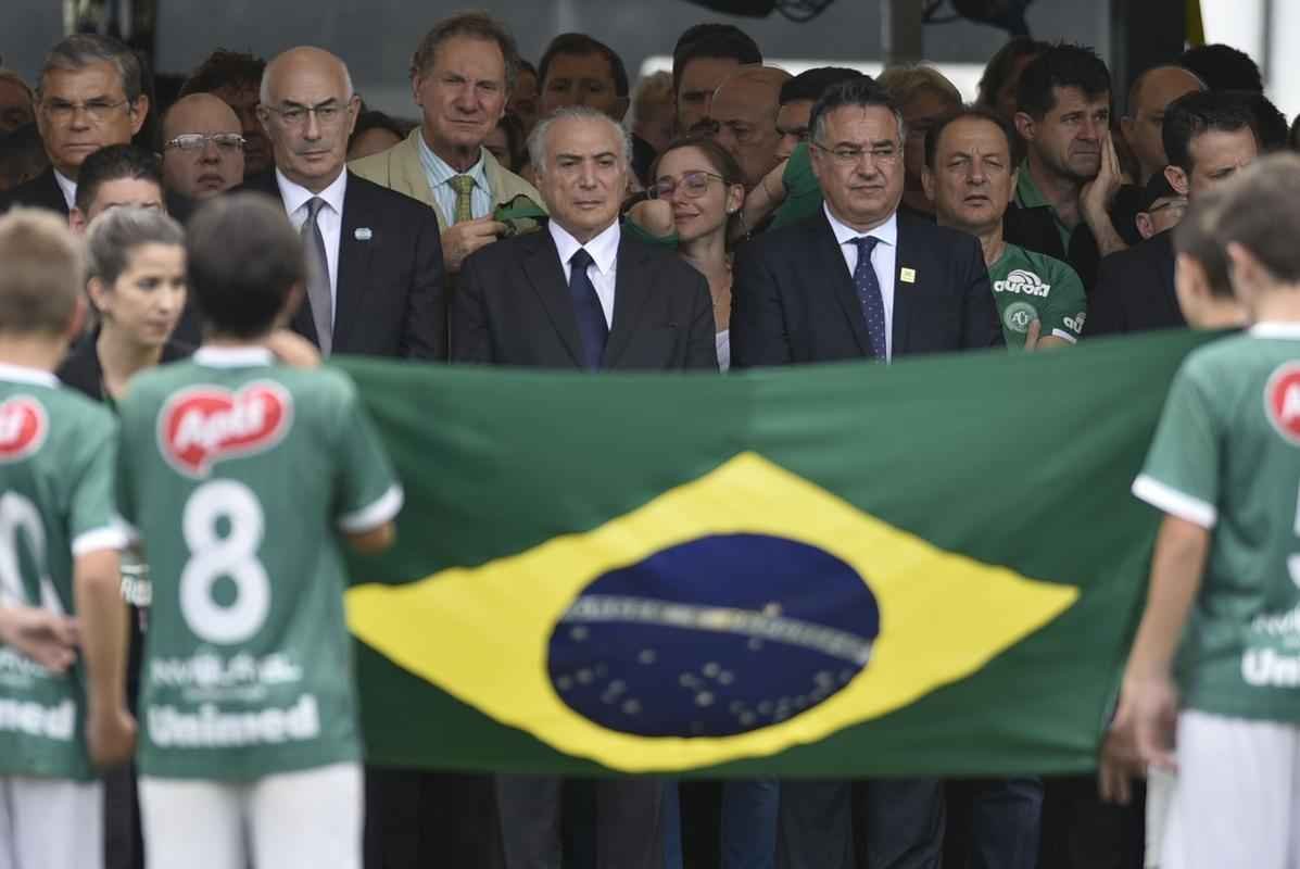 Presidente Michel Temer e demais autoridades no velrio coletivo das vtimas do acidente areo da Chapecoense, que resultou na morte de 71 pessoas, entre jogadores, dirigentes, comisso tcnica e jornalistas