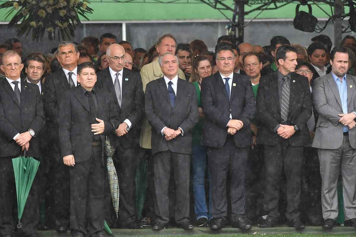 Presidente Michel Temer e demais autoridades no velrio coletivo das vtimas do acidente areo da Chapecoense, que resultou na morte de 71 pessoas, entre jogadores, dirigentes, comisso tcnica e jornalistas
