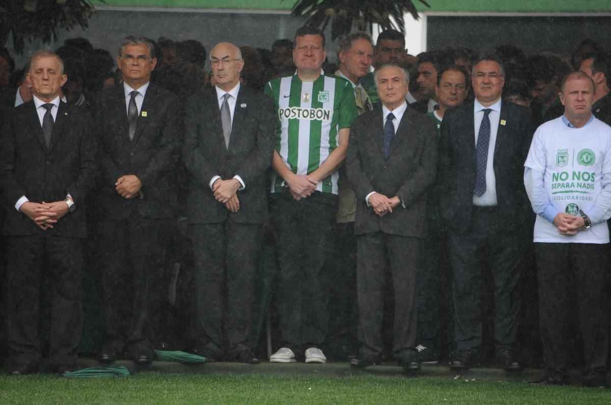 Prefeito de Chapec, Luciano Buligon, vestiu camisa do Atltico Nacional de Medelln em homenagem ao povo colombiano