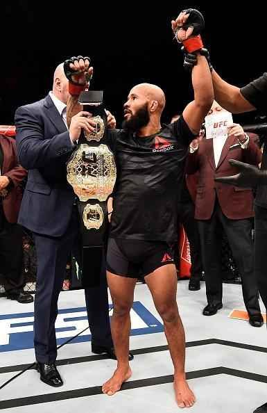 Demetrious Johnson vence Tim Elliott por deciso unnime, no TUF 24 Finale, em Las Vegas, e defende o cinturo do peso mosca pela nona vez