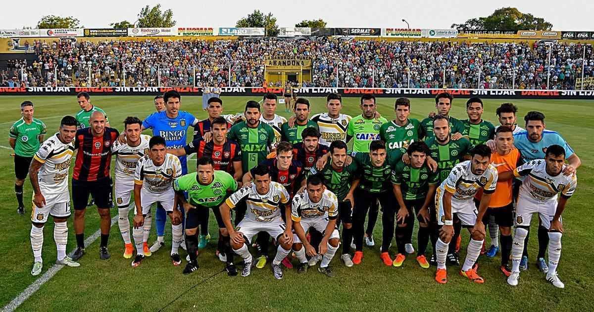 Jogadores de San Lorenzo e Olimpo, na Argentina