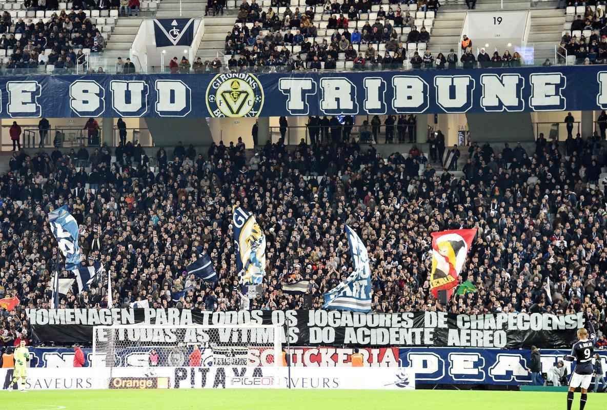 Torcedores do Bordeaux, antes do jogo contra o Lille, na Frana