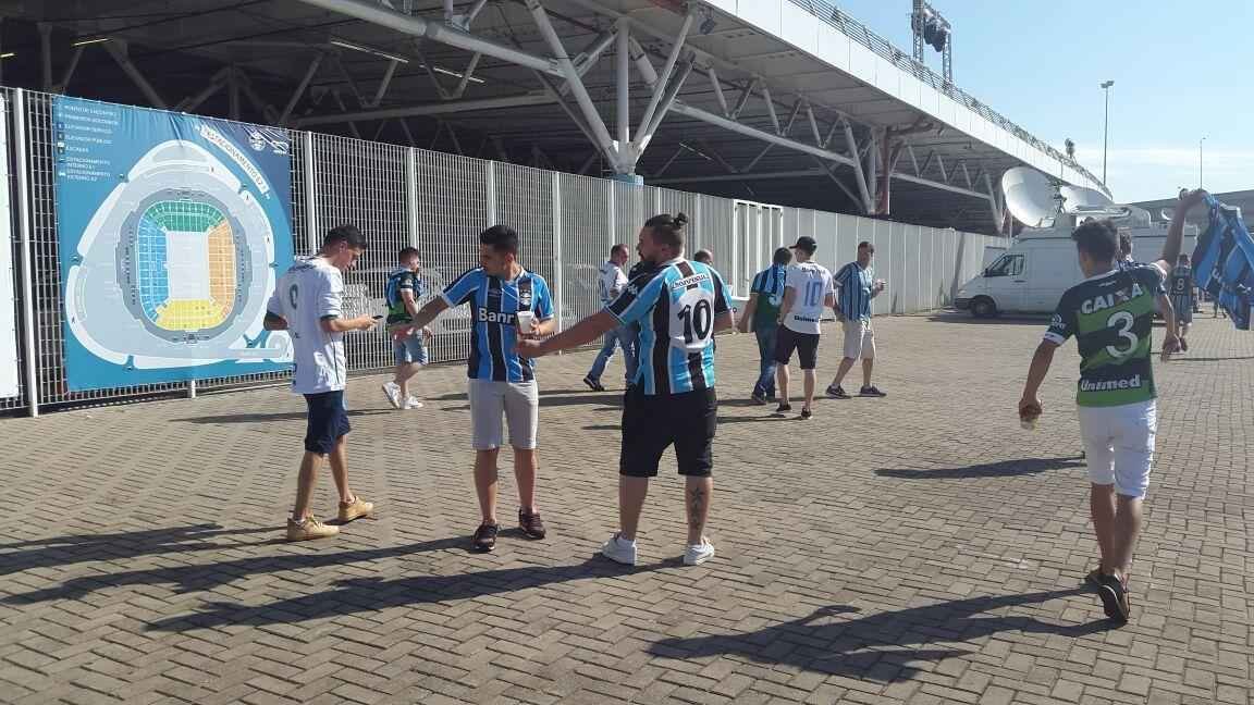 Ambiente na Arena antes da final da Copa do Brasil entre Grmio e Atltico