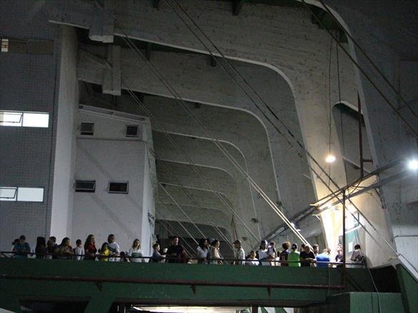 Na noite em que o Estdio Couto Pereira, em Curitiba, receberia a final da Copa Sul-Americana entre Atltico Nacional de Medelln e Chapecoense, torcedores da capital paranaense foram ao estdio rezar pelas vtimas do acidente areo na Colmbia. Ao todo, 71 pessoas morreram na queda do avio do clube catarinense