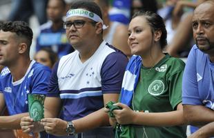 O Mineiro foi palco de homenagens s vtimas da tragdia com o avio da delegao da Chapecoense antes e durante Cruzeiro x Corinthians