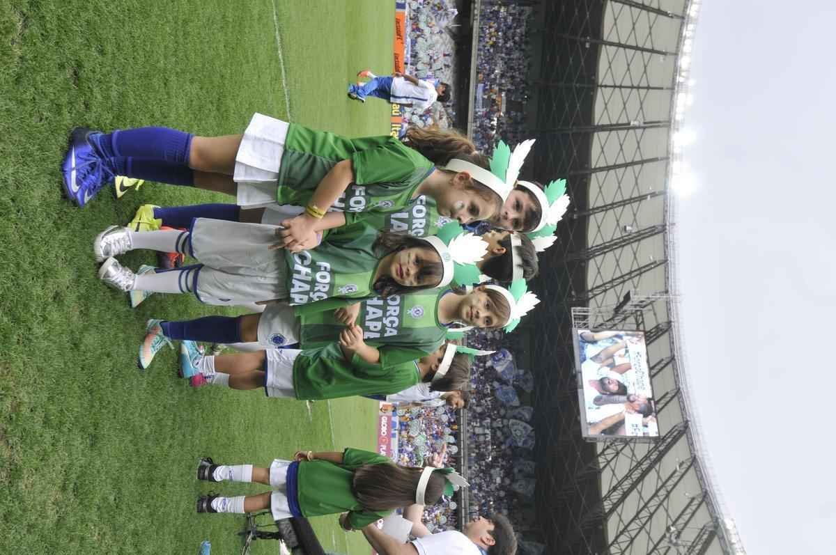 O Mineiro foi palco de homenagens s vtimas da tragdia com o avio da delegao da Chapecoense antes e durante Cruzeiro x Corinthians